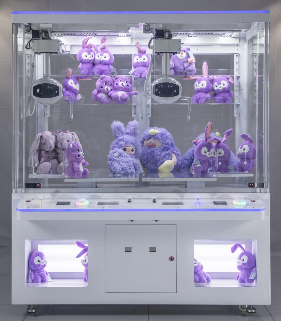 UFO Catcher claw machine