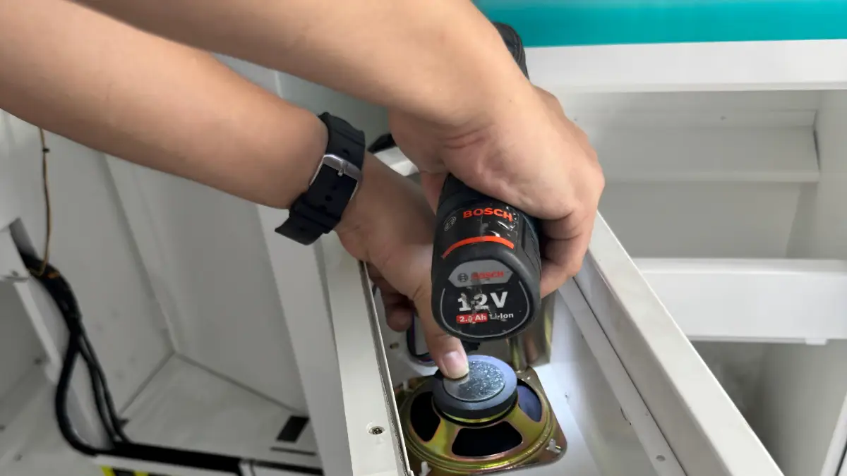 10.Install Speakers