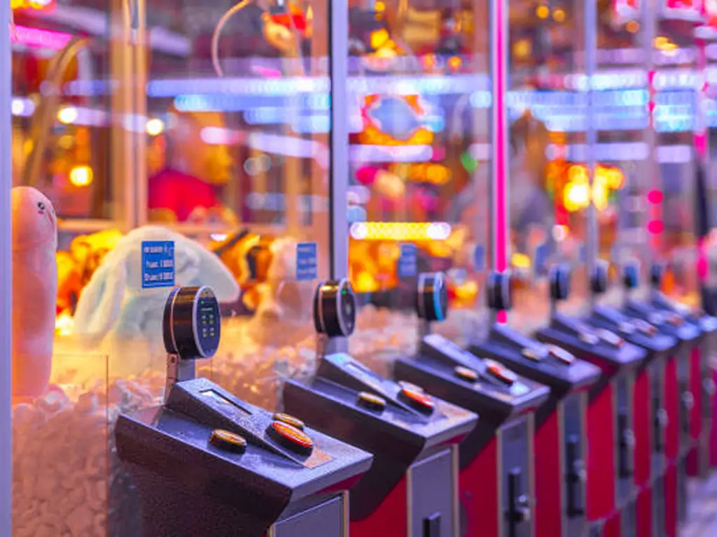Best Life Size Claw Machines for Business