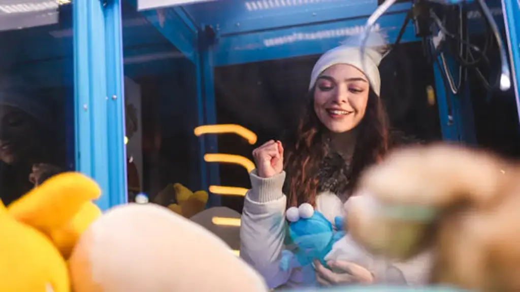 Choose the Best Life Size Claw Machines for Business