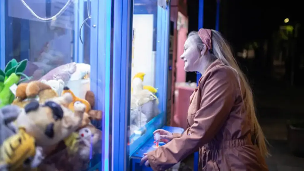 How to Boost Holiday Sales with Claw Machines 3