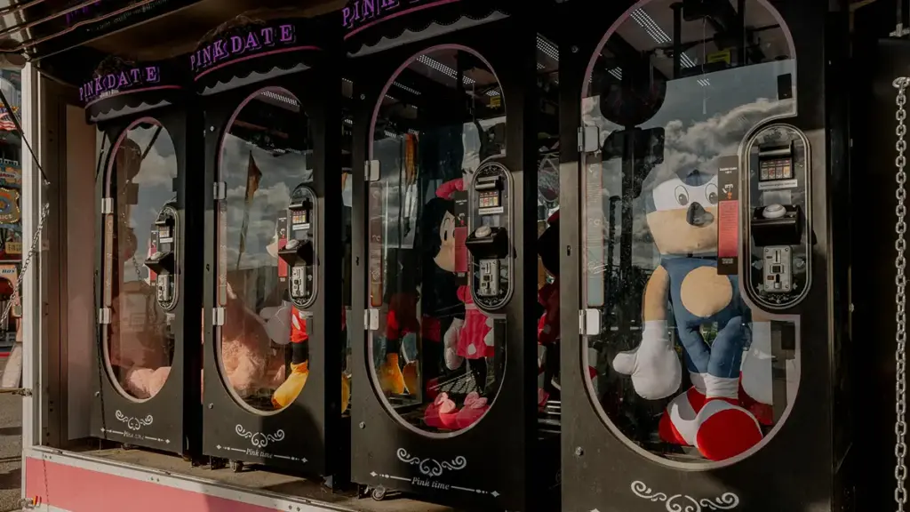 The Psychology Behind Claw Machines social and environment
