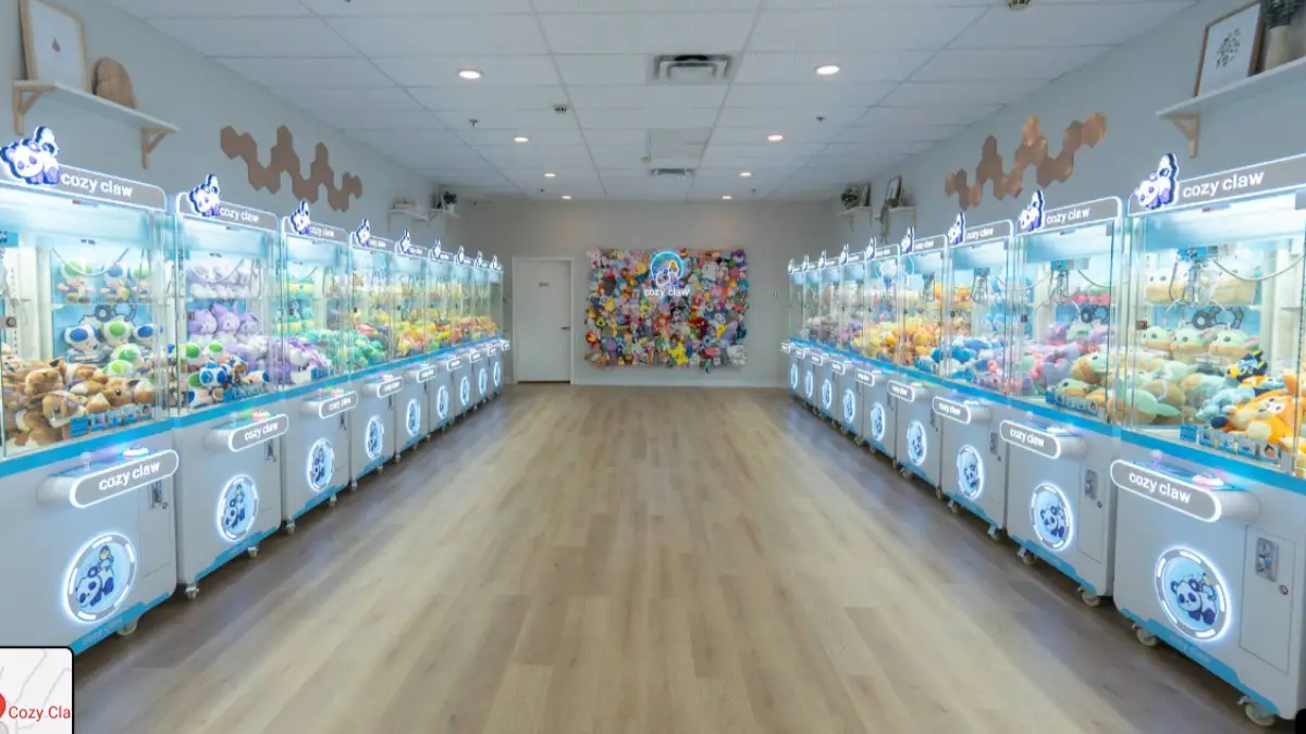Cases5 Cozy Claw Arcade