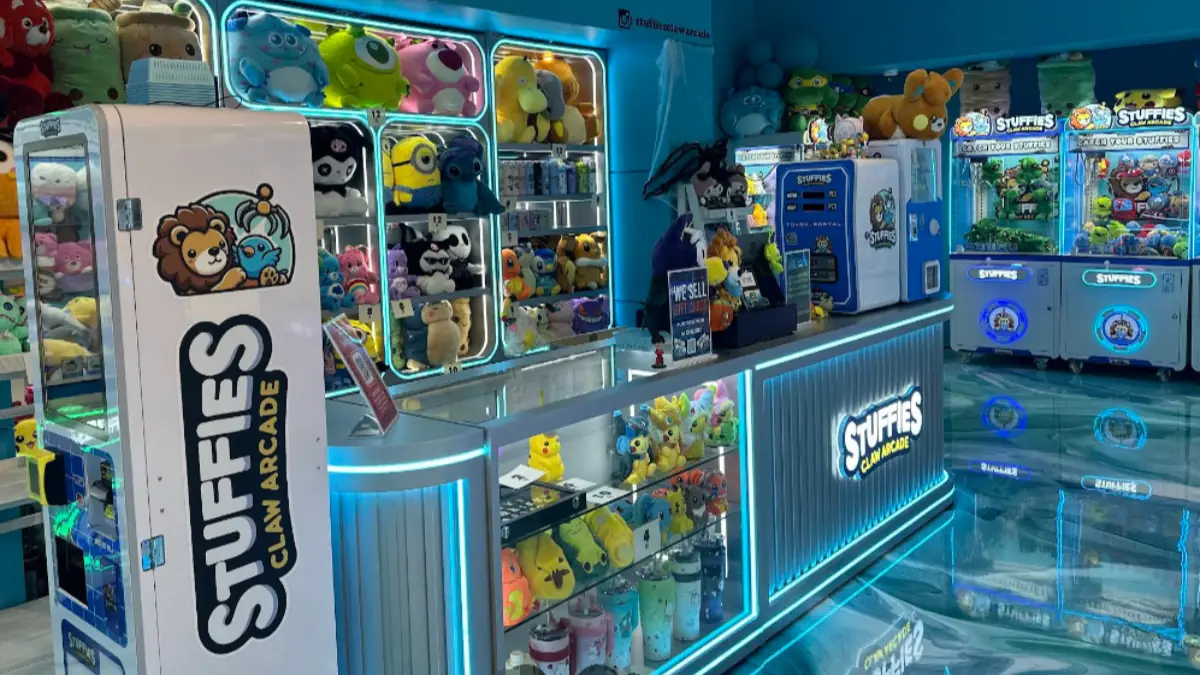 Cases6 Stuffies Claw Arcade