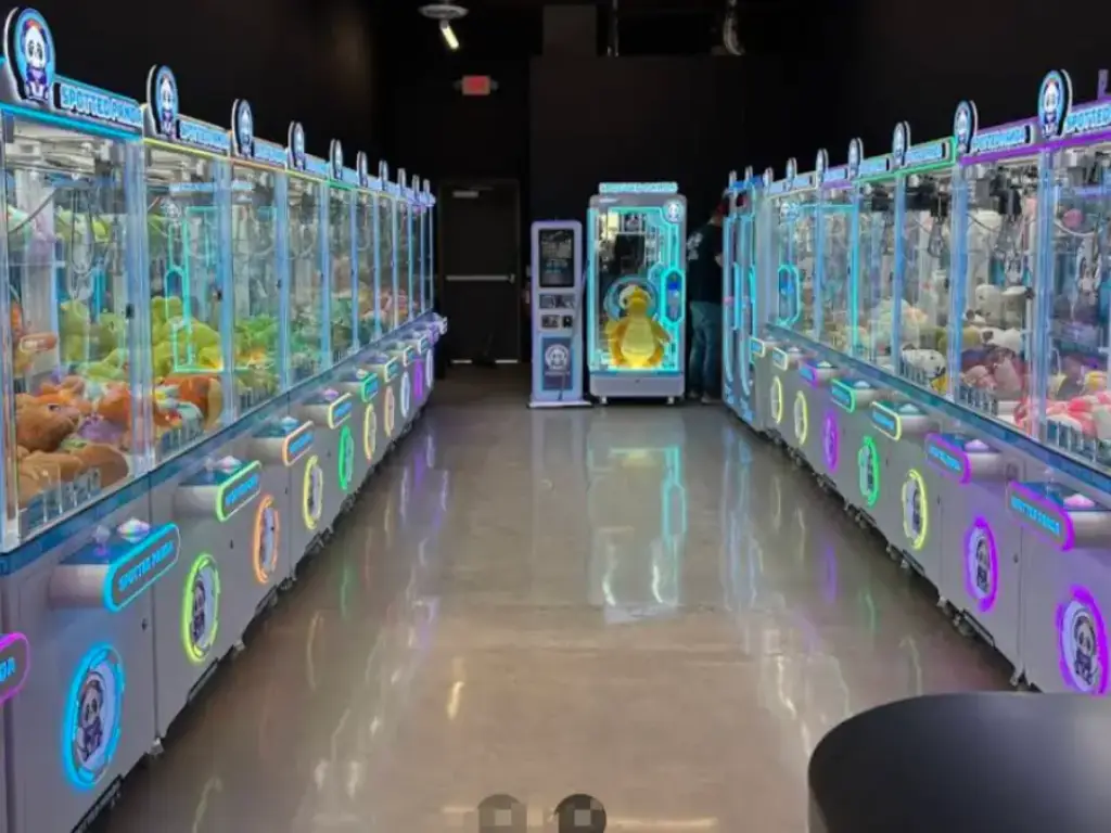 Traditional vs UFO Catcher Claw Machines Pros and Cons Explained