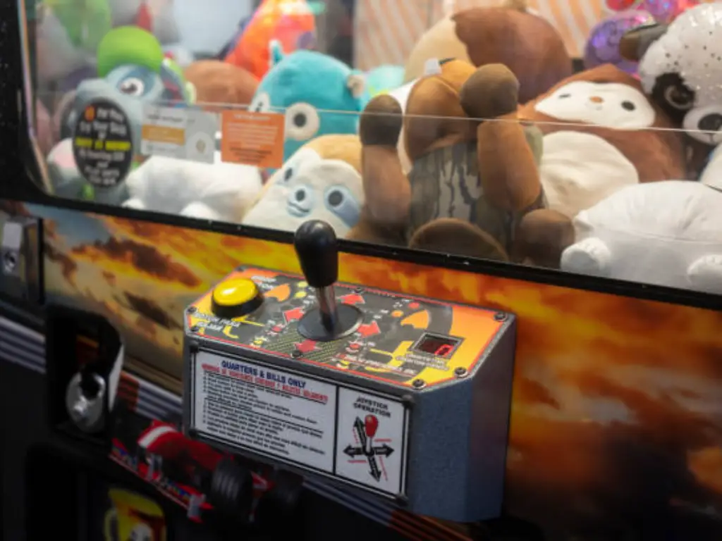 10 Custom Claw Machine Business Niches in 2026