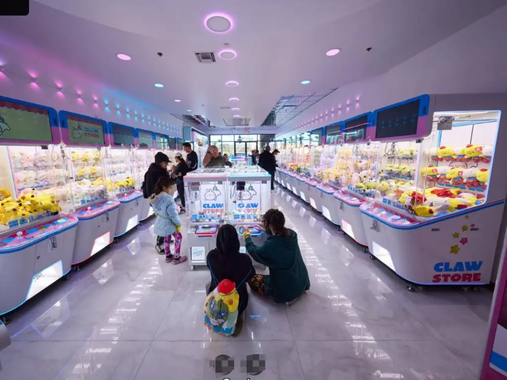 How to Choose the Right Size & Type of Claw Machine for Your Location