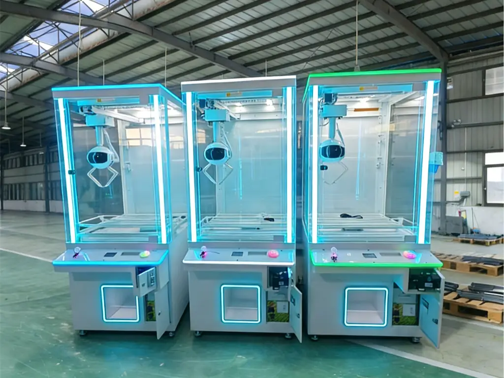 Tong Ru's UFO Claw Machines